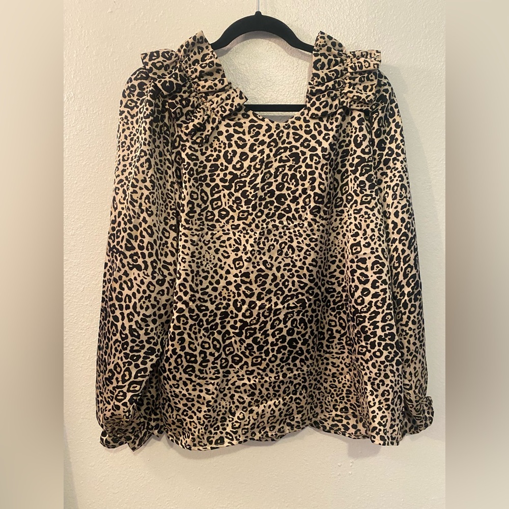 Entro Blouse Womens Small Tan Leopard Print NEW Ruffle V-Neck Long Sleeve T15202 - Picture 2 of 6